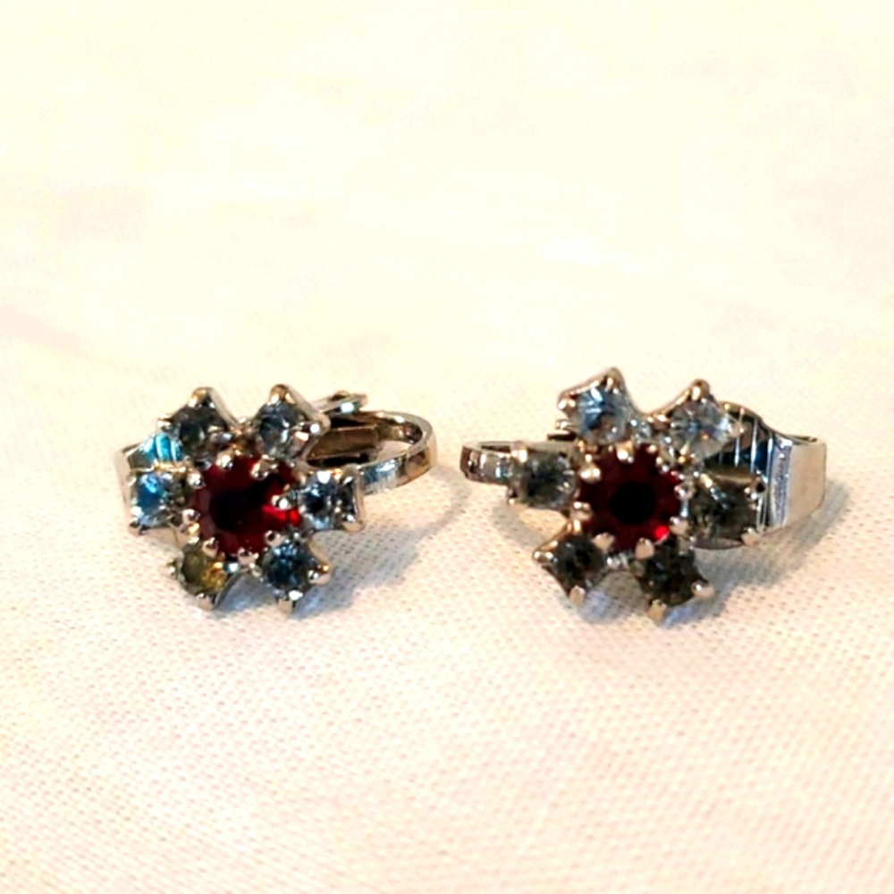 VTG Earrings Ruby Rhinestone Starburst Snowflake Clipon Christmas Valentine's